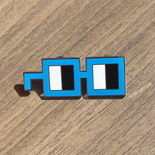 Load image into Gallery viewer, Nouns Glasses Series 1 enamel pins
